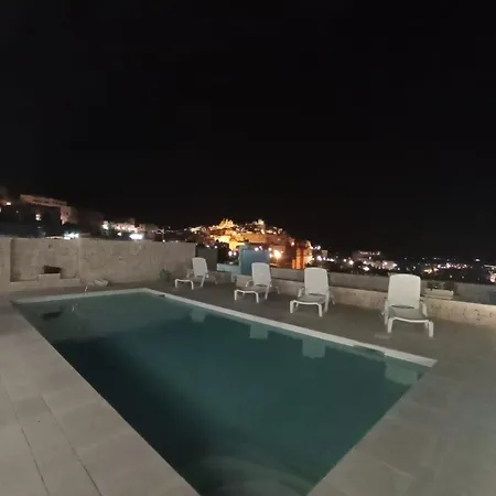 Nunzia *